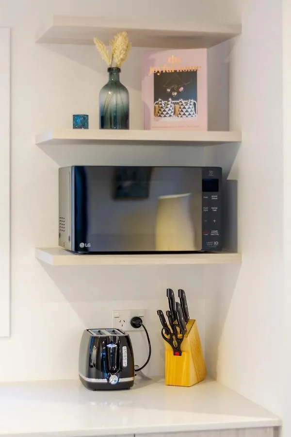 Charming Downtown Hideaway 1 Bed 1 Bath Apartment Christchurch